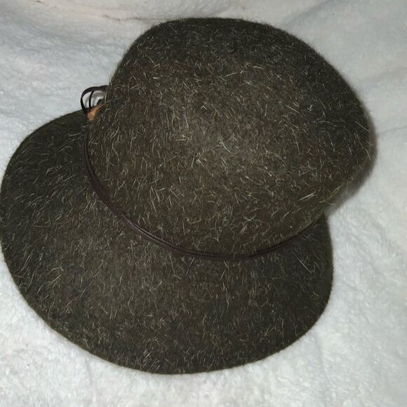 Alessandra Bacci Wool Cloche Hat - Picture 3 of 8